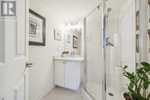 411 - 1370 Main Street E, Milton, ON - Indoor Photo Showing Bathroom