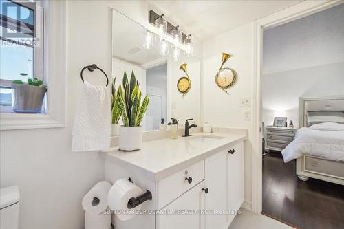 411 - 1370 Main Street E, Milton, ON - Indoor Photo Showing Bathroom