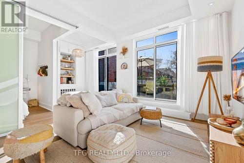 308 - 66 Kippendavie Avenue, Toronto (The Beaches), ON - Indoor Photo Showing Living Room