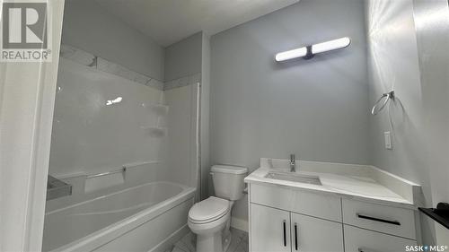 714 Delainey Court, Saskatoon, SK - Indoor Photo Showing Bathroom