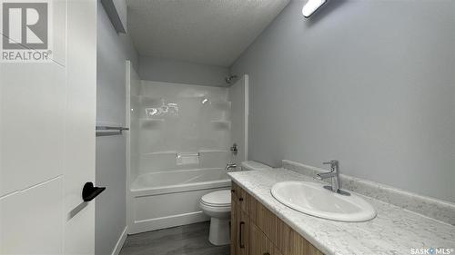 714 Delainey Court, Saskatoon, SK - Indoor Photo Showing Bathroom