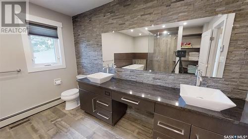 Kindersley Acreage, Kindersley Rm No. 290, SK - Indoor Photo Showing Bathroom