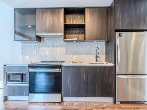 233-395 Dundas St W, Oakville, ON - Indoor Photo Showing Kitchen