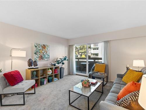 205-429 Linden Ave, Victoria, BC - Indoor Photo Showing Living Room