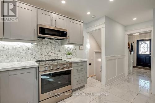 28 Roxborough Avenue, Hamilton, ON - Indoor Photo Showing Kitchen With Upgraded Kitchen