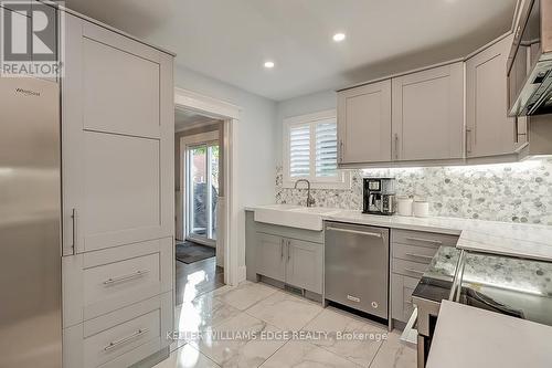 28 Roxborough Avenue, Hamilton, ON - Indoor Photo Showing Kitchen