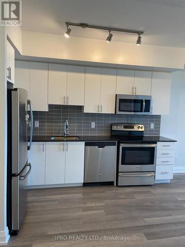 508 - 7167 Yonge Street, Markham, ON - Indoor Photo Showing Kitchen With Stainless Steel Kitchen With Upgraded Kitchen