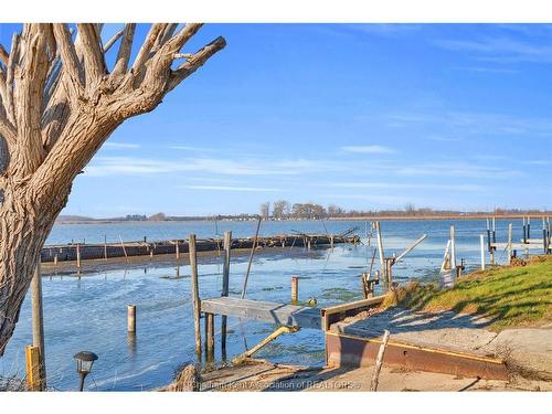 11531 Wildwood Line, Rondeau, ON 