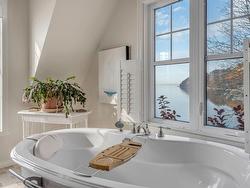 Ensuite bathroom - 