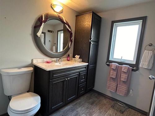 84 Jean Street, Thunder Bay, ON - Indoor Photo Showing Bathroom