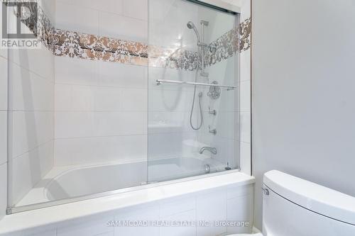 738 Balboa Drive, Mississauga, ON - Indoor Photo Showing Bathroom