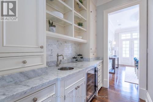 738 Balboa Drive, Mississauga, ON - Indoor Photo Showing Kitchen