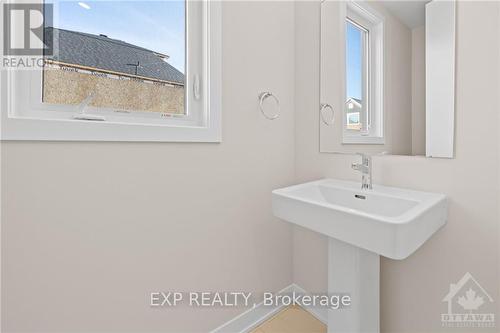 373 Peninsula Road, Ottawa, ON - Indoor Photo Showing Bathroom