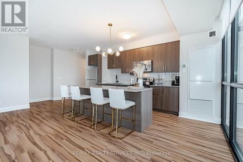 3207 - 2900 Highway 7 Road, Vaughan, ON - Indoor Photo Showing Kitchen