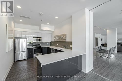 3207 - 2900 Highway 7 Road, Vaughan, ON - Indoor Photo Showing Kitchen With Stainless Steel Kitchen With Upgraded Kitchen