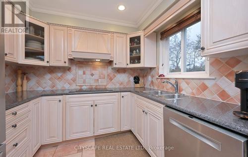 279 Bell Air Drive, Caledon, ON - Indoor Photo Showing Kitchen With Double Sink