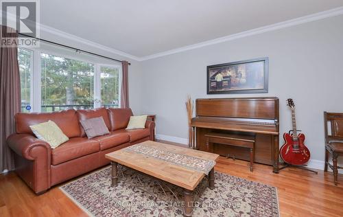 279 Bell Air Drive, Caledon, ON - Indoor Photo Showing Living Room