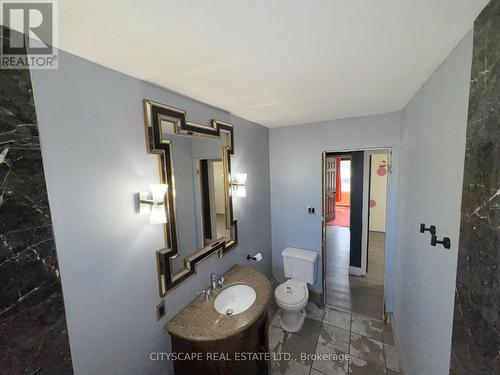 515 Grantham Avenue, St. Catharines, ON - Indoor Photo Showing Bathroom