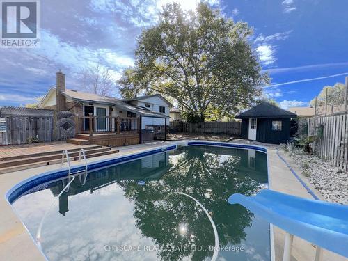 515 Grantham Avenue, St. Catharines, ON - Outdoor With In Ground Pool