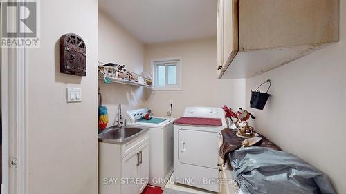 24 Justus Drive, Richmond Hill, ON - Indoor Photo Showing Laundry Room