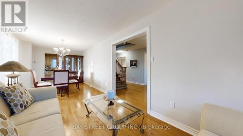 24 Justus Drive, Richmond Hill, ON - Indoor Photo Showing Living Room