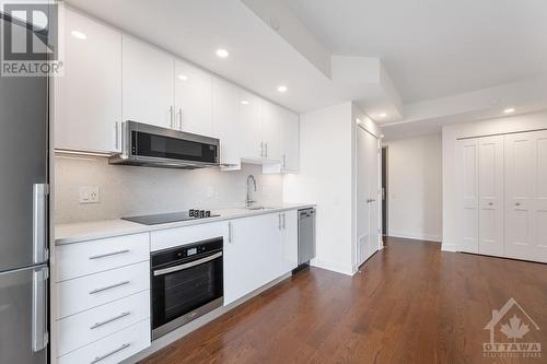 180 George Street Unit#1403, Ottawa, ON - Indoor Photo Showing Kitchen