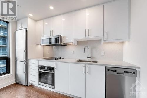 180 George Street Unit#1403, Ottawa, ON - Indoor Photo Showing Kitchen With Upgraded Kitchen