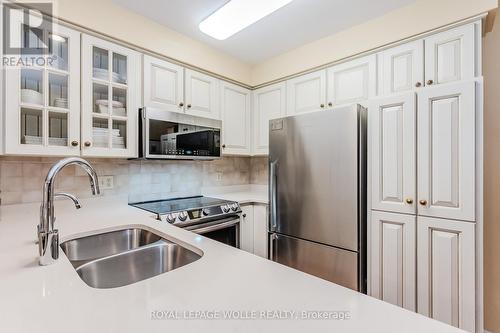 552 Wissler Road, Waterloo, ON - Indoor Photo Showing Kitchen With Double Sink