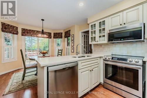 552 Wissler Road, Waterloo, ON - Indoor Photo Showing Kitchen With Double Sink