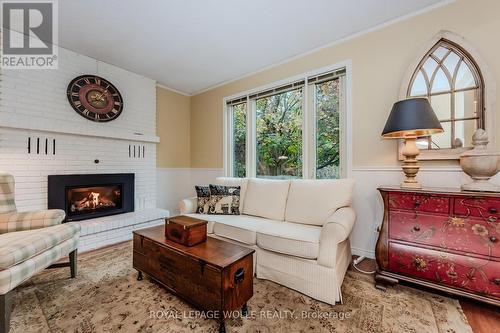 552 Wissler Road, Waterloo, ON - Indoor Photo Showing Living Room With Fireplace