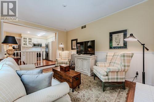 552 Wissler Road, Waterloo, ON - Indoor Photo Showing Living Room