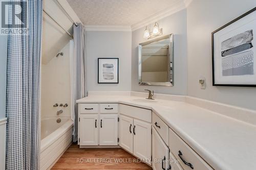 552 Wissler Road, Waterloo, ON - Indoor Photo Showing Bathroom