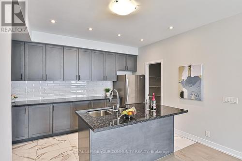 24 Gilbert Wright Avenue, Markham, ON - Indoor Photo Showing Kitchen With Double Sink With Upgraded Kitchen