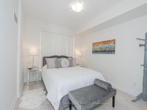 532-3121 Sheppard Ave E, Toronto, ON - Indoor Photo Showing Bedroom