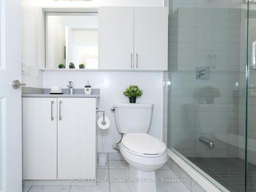 532-3121 Sheppard Ave E, Toronto, ON - Indoor Photo Showing Bathroom