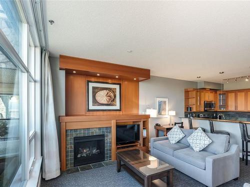 108D-181 Beachside Dr, Parksville, BC - Indoor Photo Showing Living Room With Fireplace