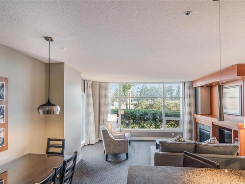 108D-181 Beachside Dr, Parksville, BC - Indoor Photo Showing Living Room With Fireplace