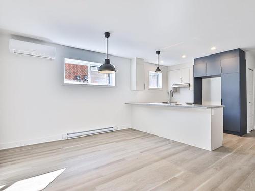 Autre - 52A Rue Cousineau, Laval (Pont-Viau), QC - Indoor Photo Showing Kitchen With Double Sink