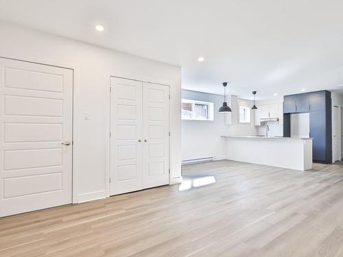 Vue d'ensemble - 52A Rue Cousineau, Laval (Pont-Viau), QC - Indoor Photo Showing Kitchen