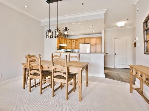 Dining room - 215-180Z Rue Du Cercle-Des-Cantons, Bromont, QC - Indoor