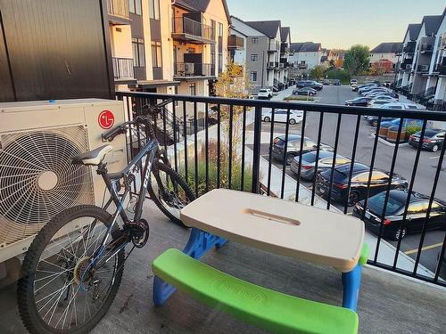 10-405 Myers Rd, Cambridge, ON - Outdoor With Balcony With Exterior