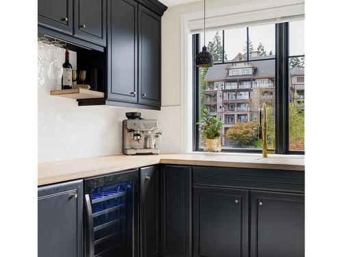 319-1335 Bear Mountain Pkwy, Langford, BC - Indoor Photo Showing Kitchen