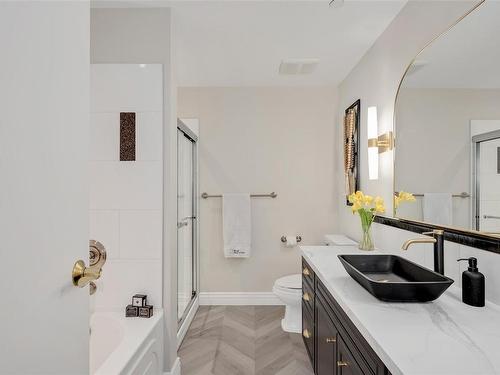 319-1335 Bear Mountain Pkwy, Langford, BC - Indoor Photo Showing Bathroom