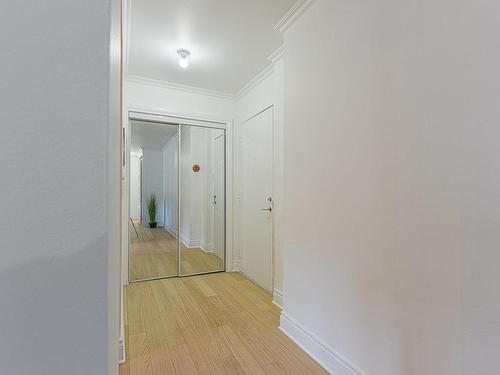 Hall - 503-6 Av. Argyle, Saint-Lambert, QC - Indoor Photo Showing Other Room