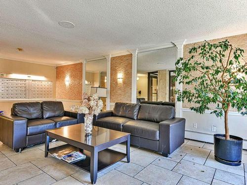 Hall - 503-6 Av. Argyle, Saint-Lambert, QC - Indoor Photo Showing Living Room