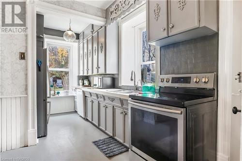 382105 Concession Road 17, Georgian Bluffs, ON - Indoor Photo Showing Kitchen