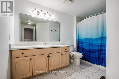 20 Shackleton Drive, Guelph, ON - Indoor Photo Showing Bathroom