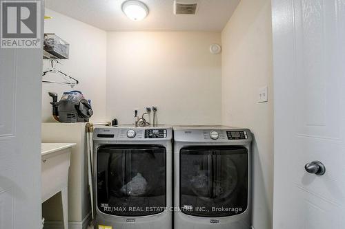 20 Shackleton Drive, Guelph, ON - Indoor Photo Showing Laundry Room