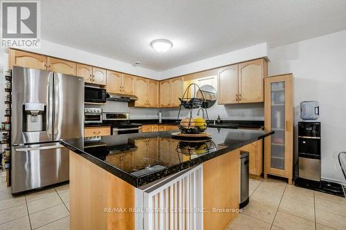 20 Shackleton Drive, Guelph, ON - Indoor Photo Showing Kitchen