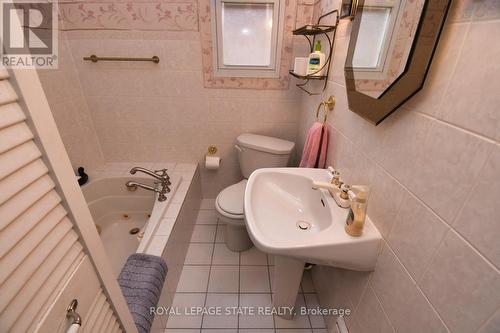 189 Edgemont Street S, Hamilton, ON - Indoor Photo Showing Bathroom